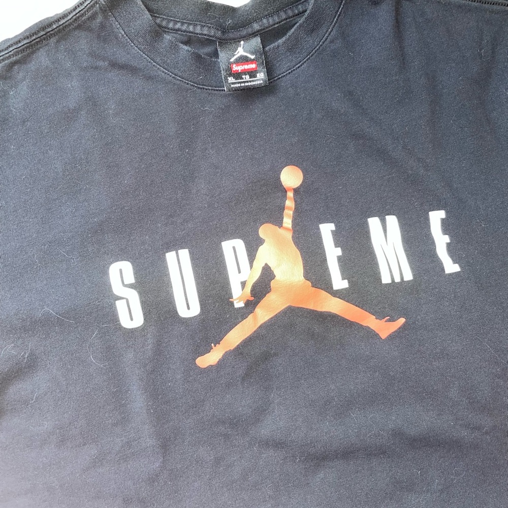 Supreme x Jordan t shirt - size XL